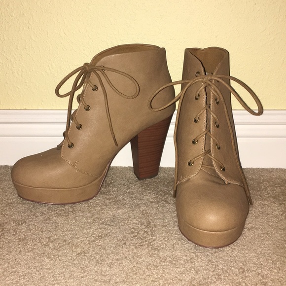 Lace-up platform heels - Picture 1 of 3